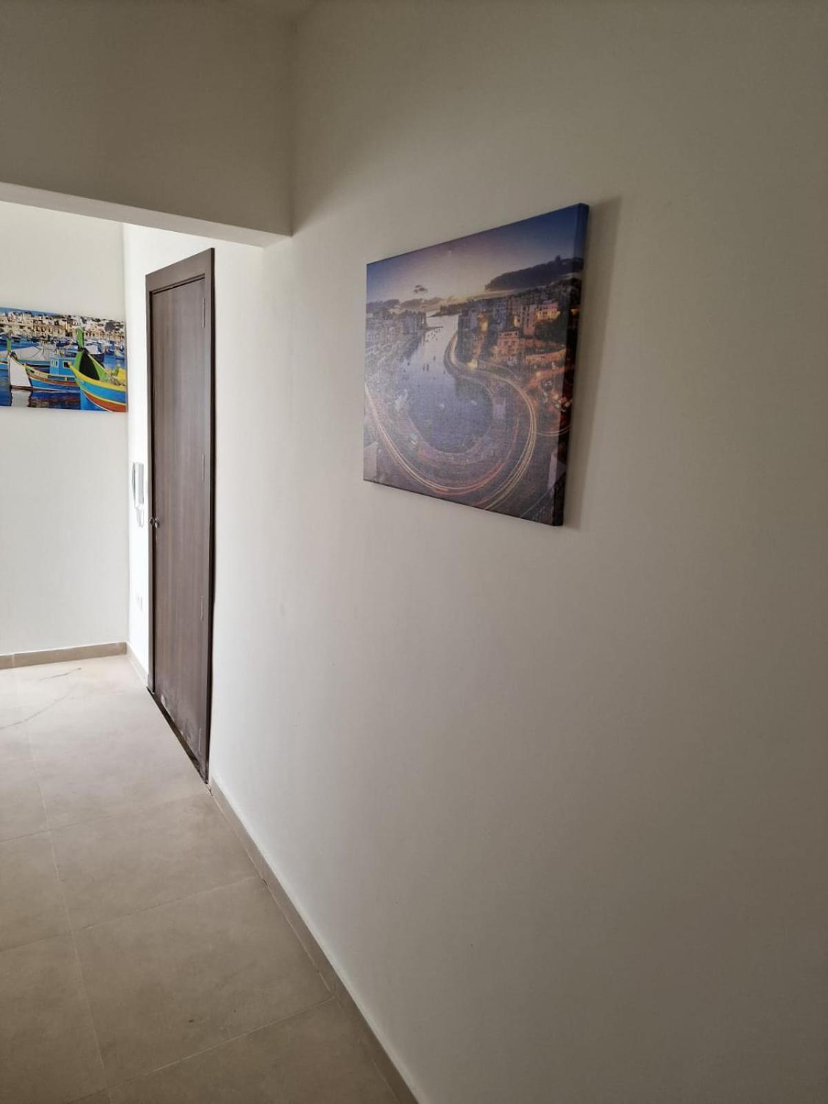 Sky Apartment 3 Сейнт Полс Бей Екстериор снимка
