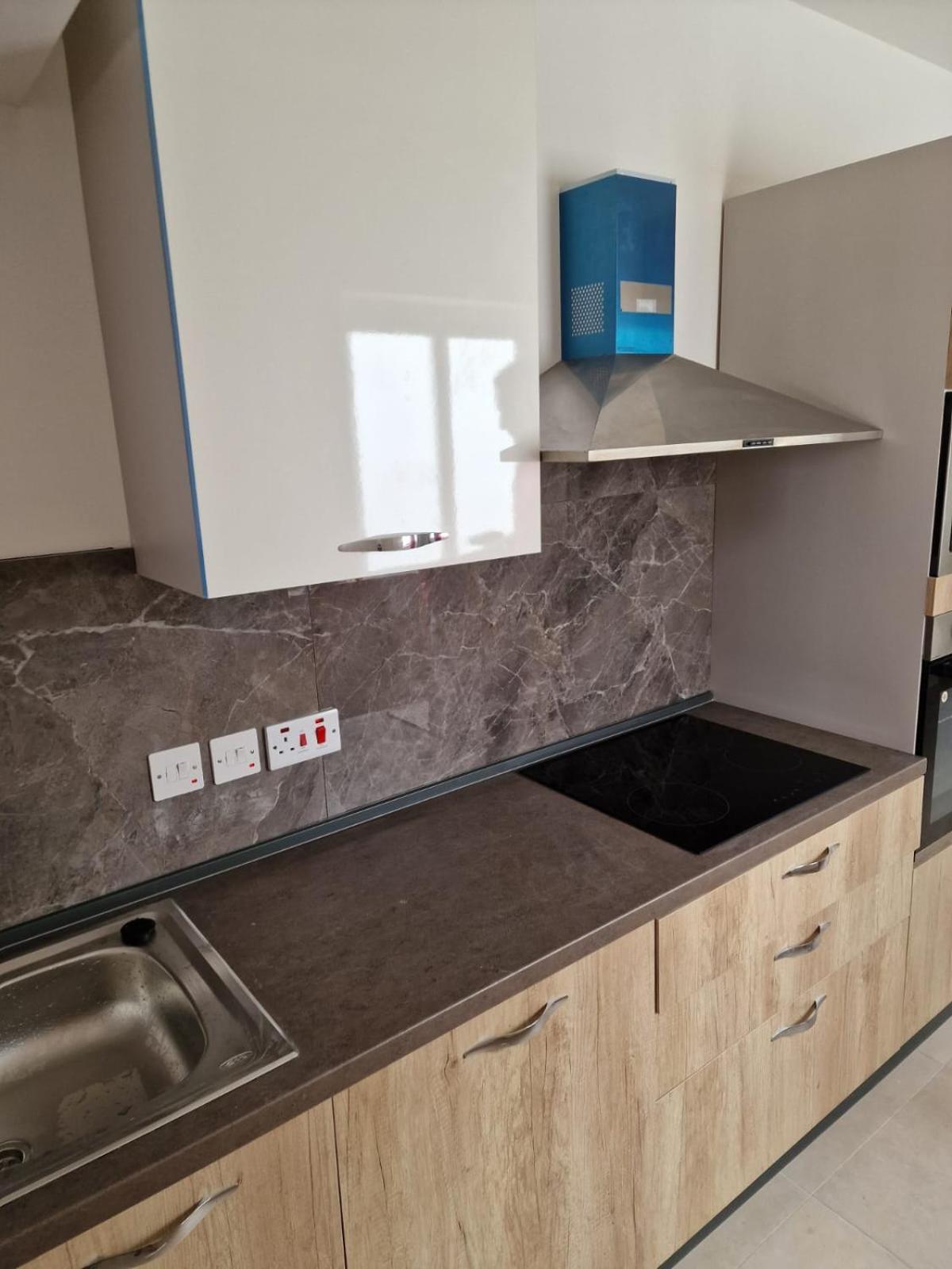 Sky Apartment 3 Сейнт Полс Бей Екстериор снимка