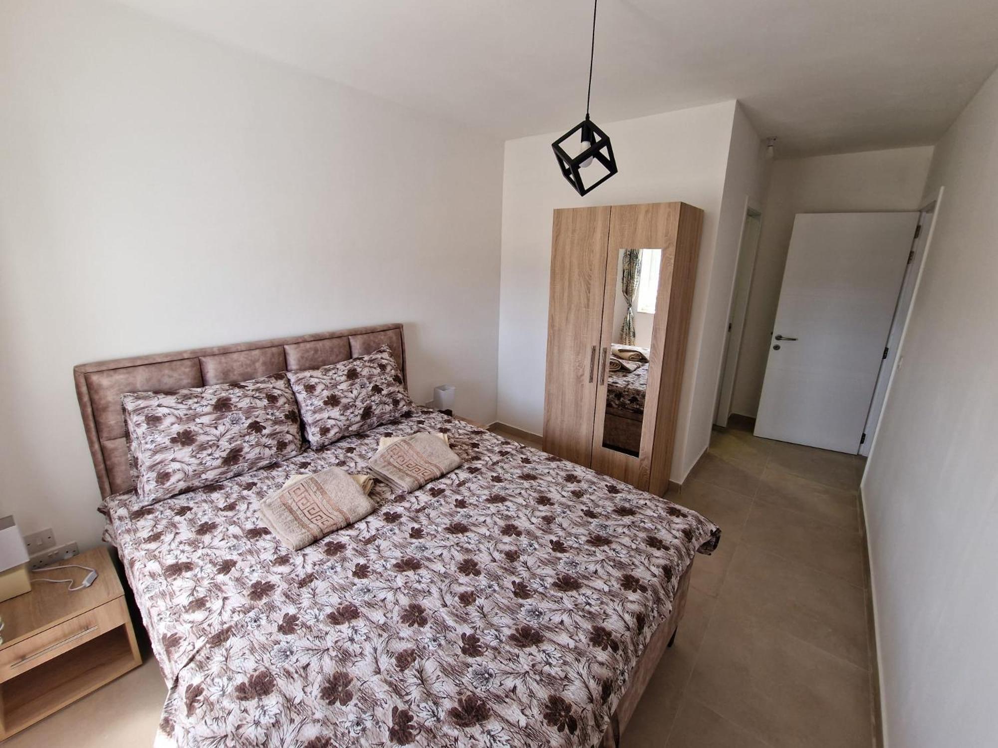 Sky Apartment 3 Сейнт Полс Бей Екстериор снимка