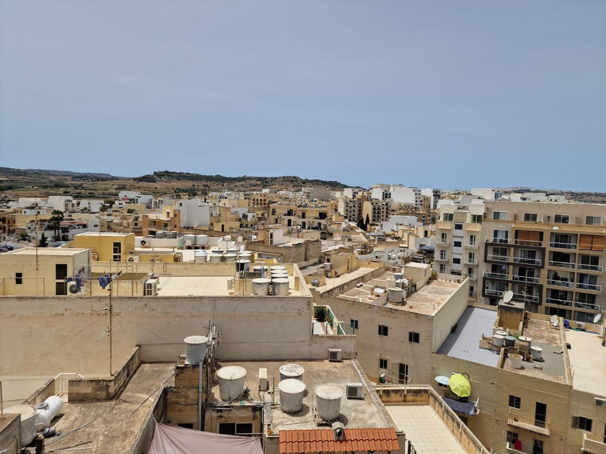 Sky Apartment 3 Сейнт Полс Бей Екстериор снимка